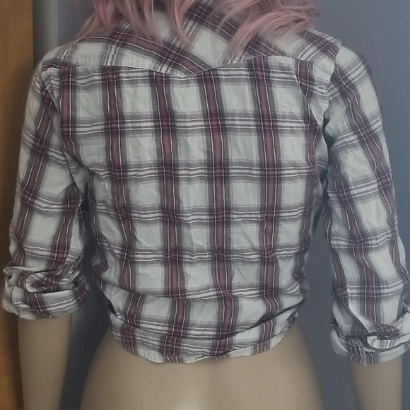 Crop Top Button Up - Picture 3 of 4